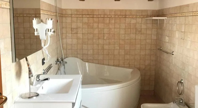 Color House Malpensa B&B