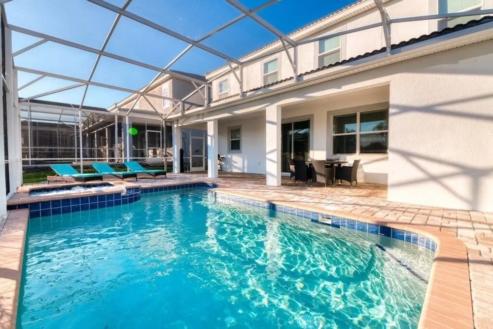 Boutique Styled 6-bed 6-bath home Pool/Spa! home