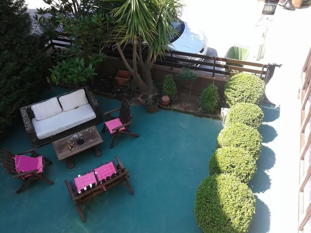 Villa Yanna