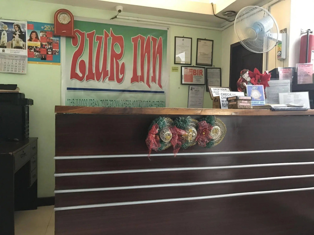 ZIUR INN