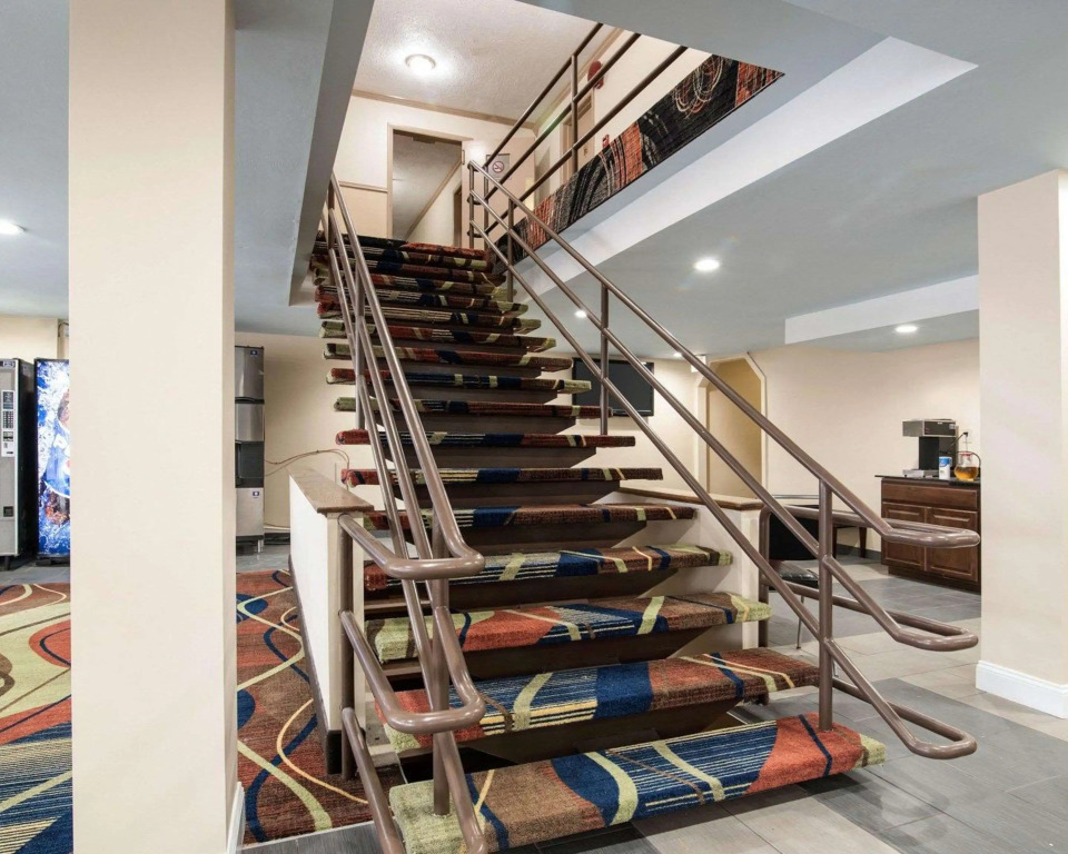 Rodeway Inn Syracuse Carrier Circle