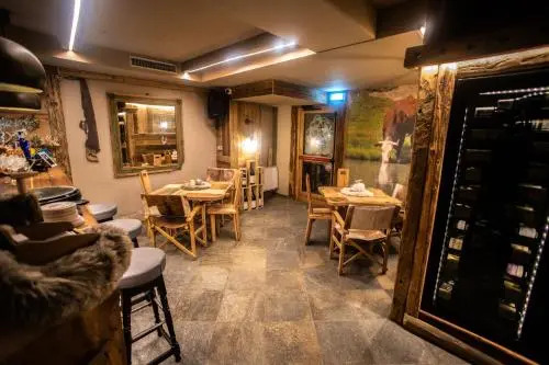 The Dragon Hotel & Thistles Pub