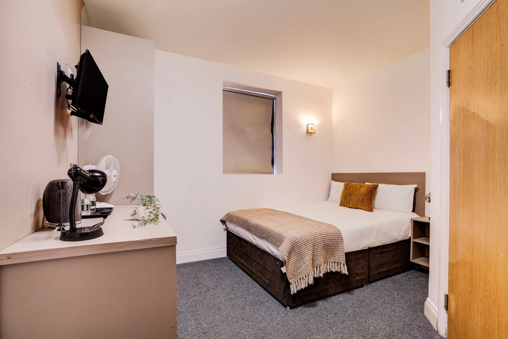 Belvilla Ilford Station Hotel, 4 min from Elizabeth line