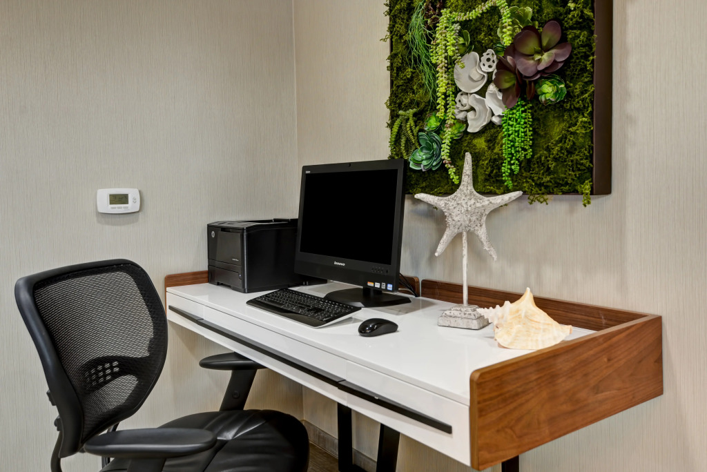 Holiday Inn Express Newport Beach by IHG