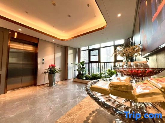 Zhangjiagang Lanshu Ring Road Hotel（High-speed rail new town）
