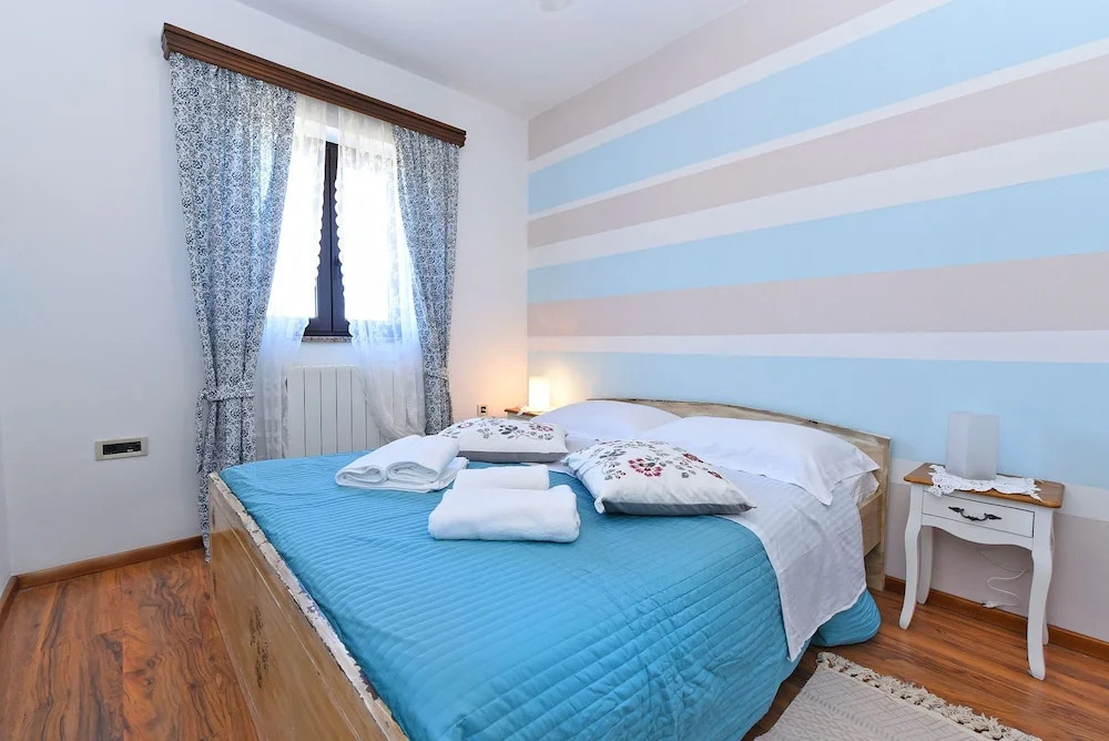 Apartment 1561