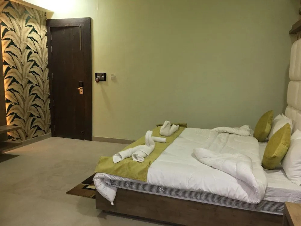 Hotel Ratan Royal Inn