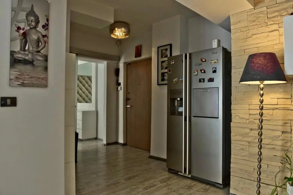 Eric Apartment 100