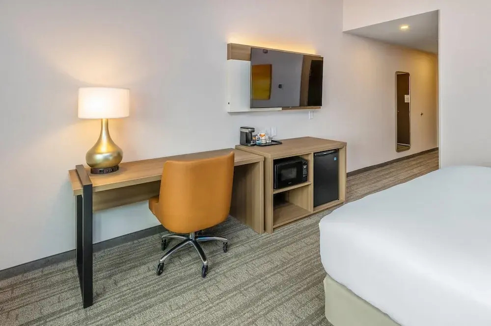Comfort Inn & Suites