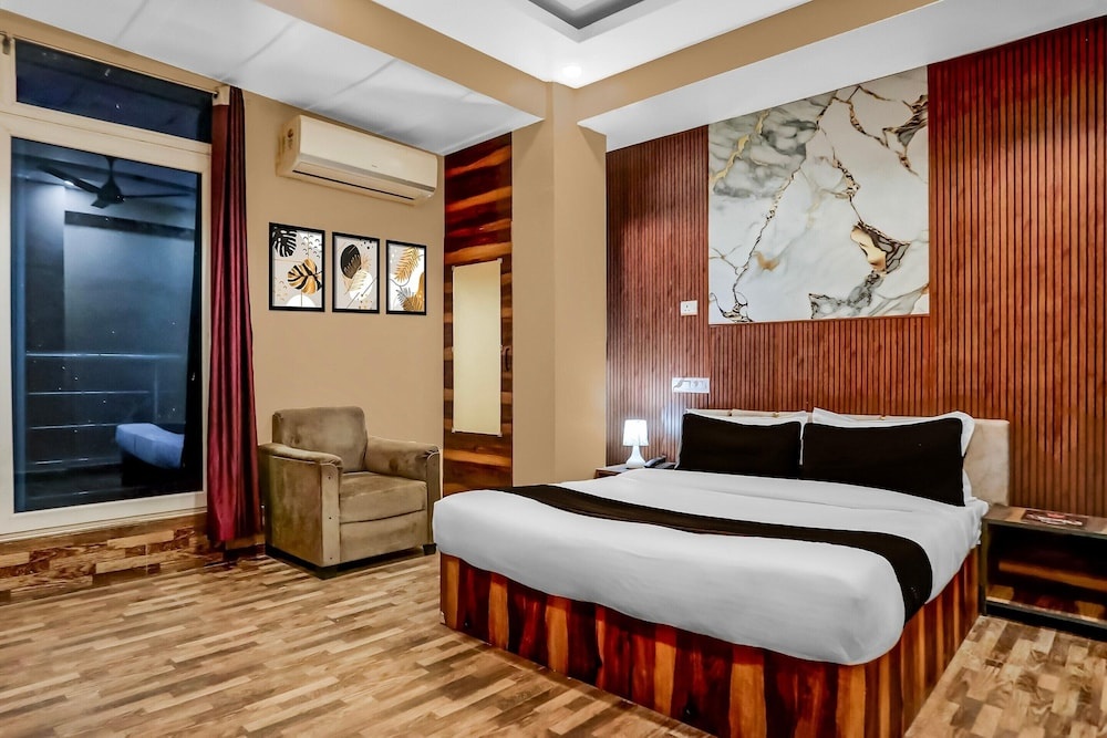 Deluxehotel Pranjal Inn