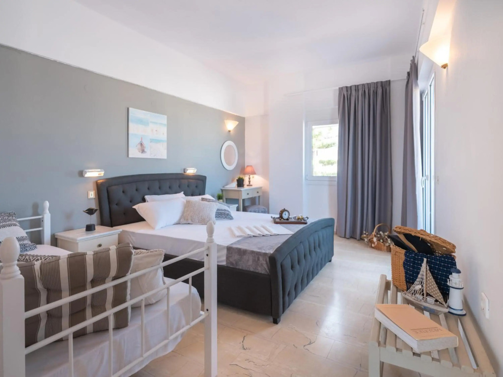 Pasiphae Self Hotel