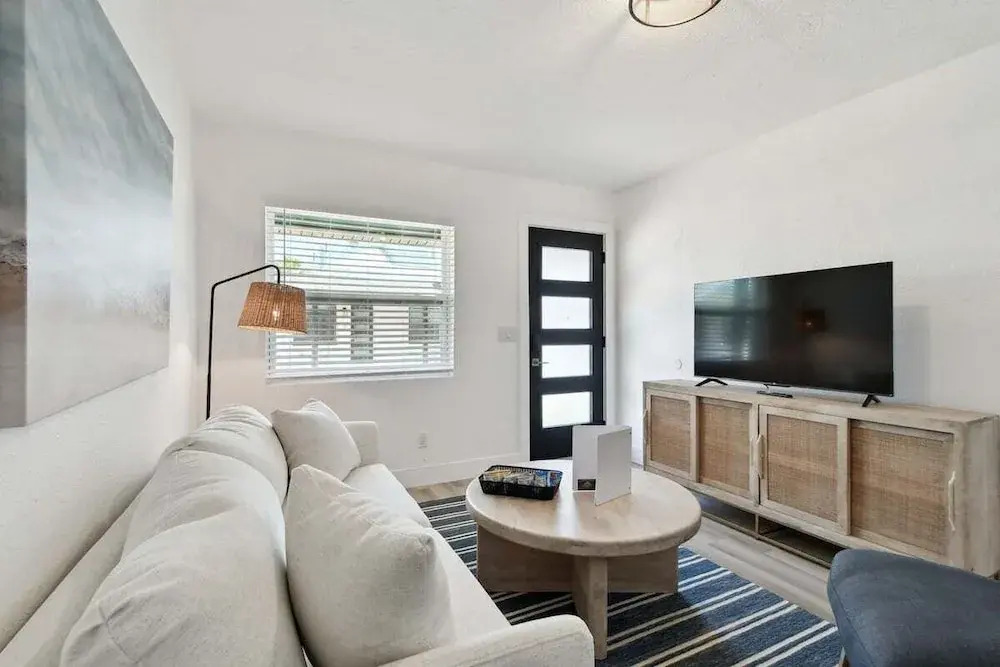 117 127th Ave E Unit 6