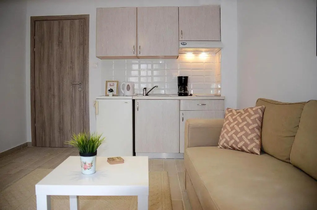 Center Apartment along the Sakoulevas River