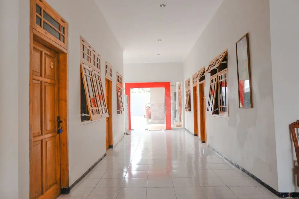 Ciliwung Family Residence by OYO Rooms