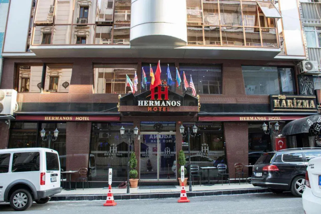 Hermanos Hotel