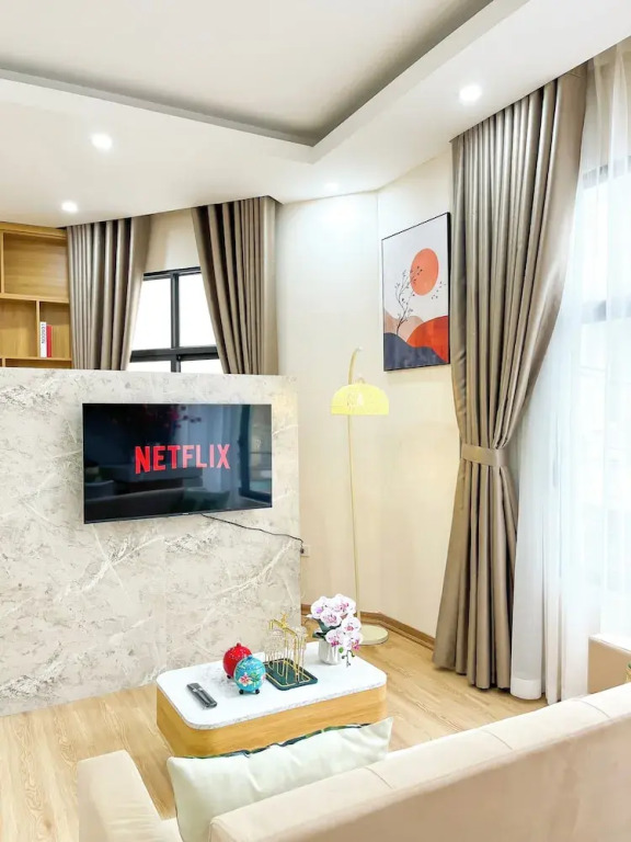 Amazing Housing Lạc Long Quân