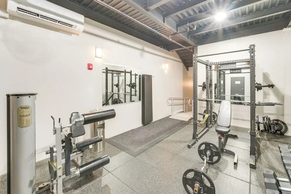 3 Mi to Dtwn Cleveland: Condo w/ Lake Erie Views!