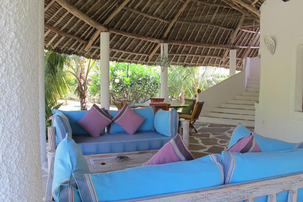 Deluxe Villa With Garden / Pool With Service Staff 150mt From the sea