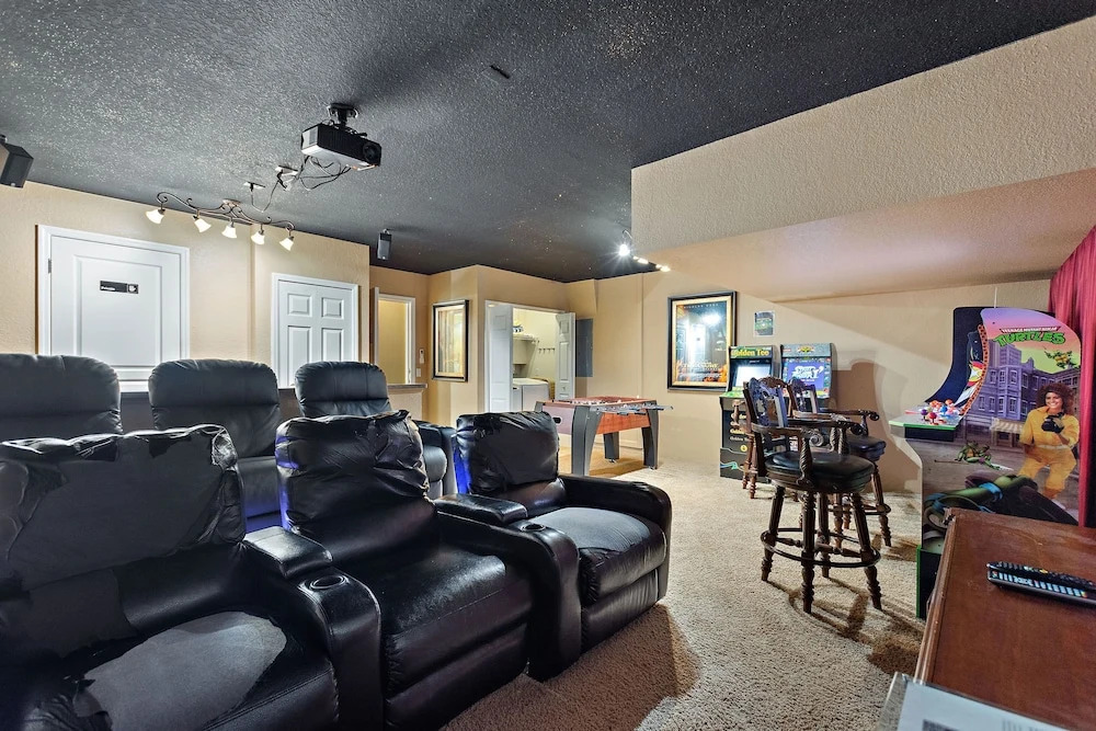Funcation at Windsor Hills by Shine Villas Sleeps up to 12