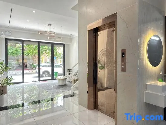 Mai' House - Elevator, indoor 25m swimming pool, 5 Bedrooms ,Vung Tau Center
