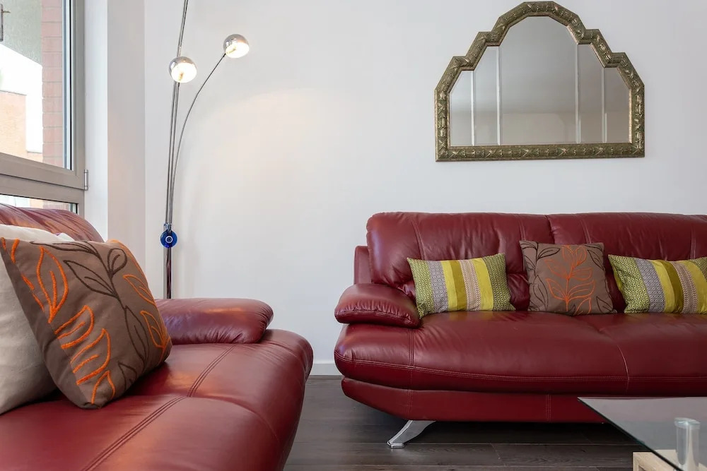 2 Bedroom Flat In Holloway With Balcony And Courtyard