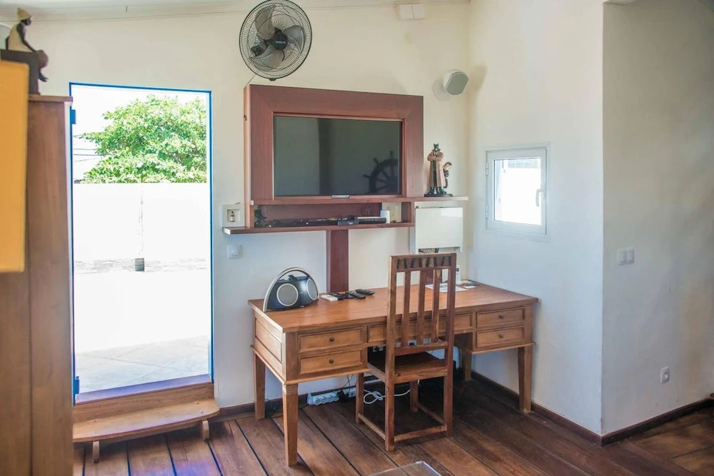 House with 2 Bedrooms in Saint-Pierre, with Wonderful Sea View, Furnished Terrace And Wifi