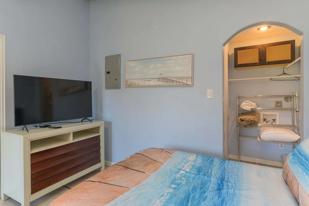 Tiki 331 - Oceanview 1br Condo Sleeps 6 W/ Pools 1 Bedroom Condo