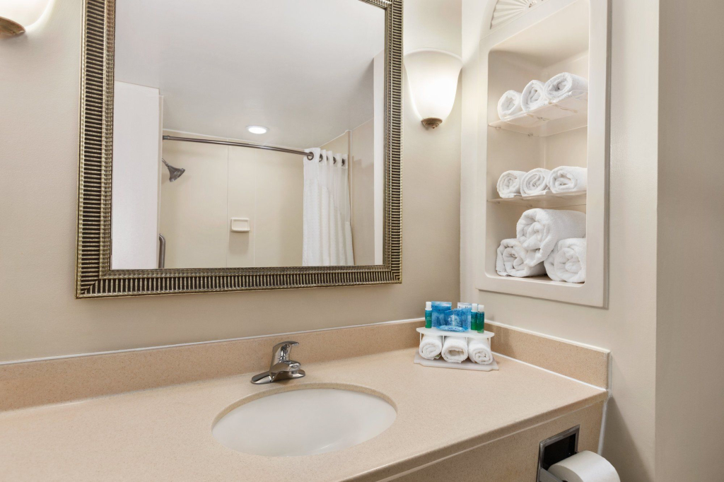 Holiday Inn Express Hotel & Suites Florence I-95 at Hwy 327 by IHG