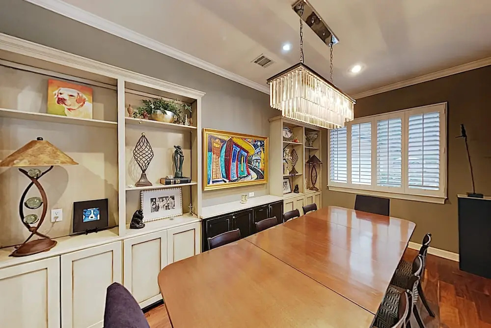 West Lake Wonder W/ Private Pool & Outdoor Kitchen 6 Bedroom Home