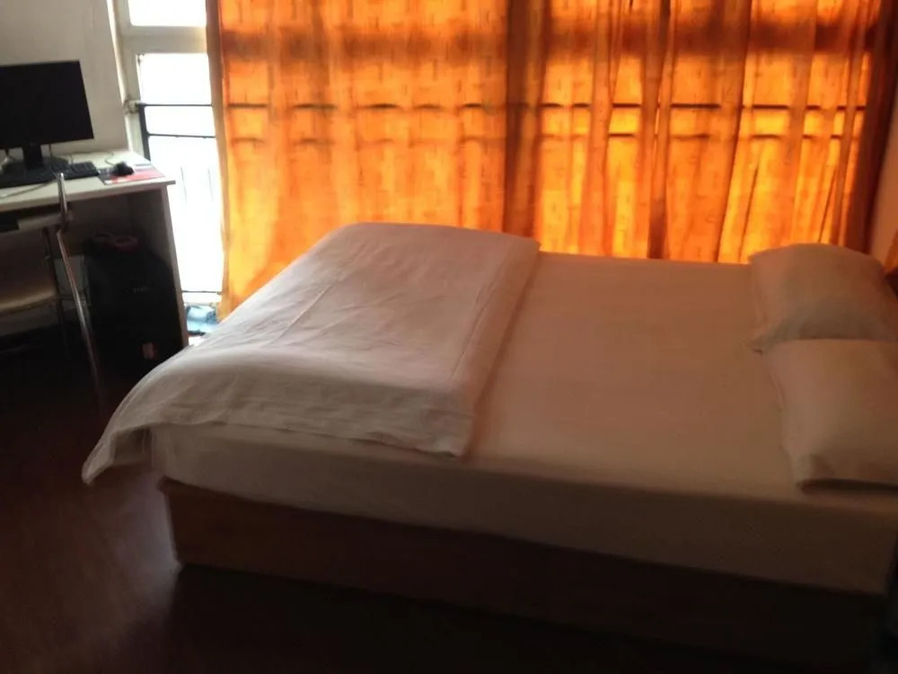 Yueliangwan Fashion Hostel