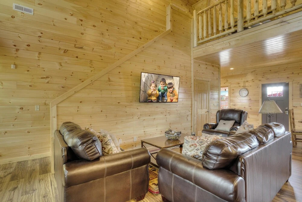 DT 2 Brand NEW Cabins 2 Pools 2 HOT Tubs ETC