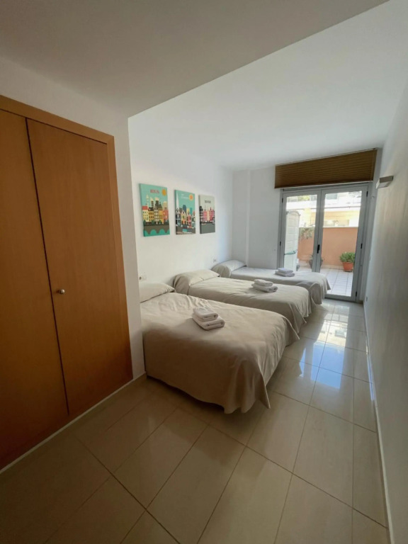 BADALONA BEACH APARTMENt
