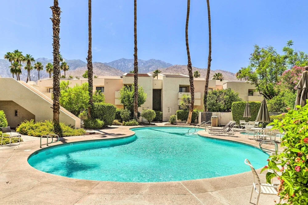 Palm Springs Hideaway w/ Resort Amenities!