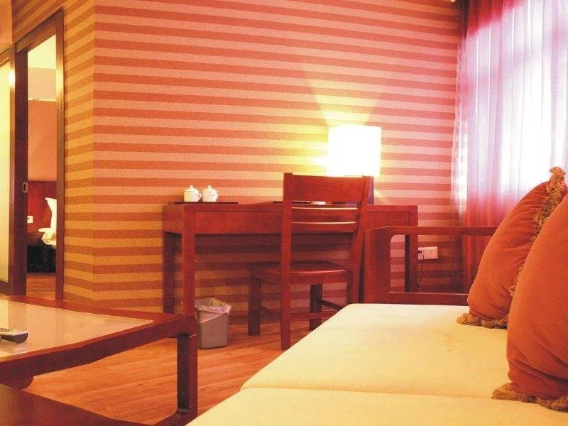 Phoenix Tree Business Hotel