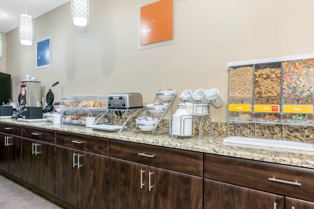 Comfort Suites Terre Haute University Area