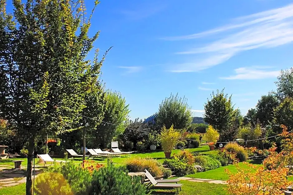 Garden Relais