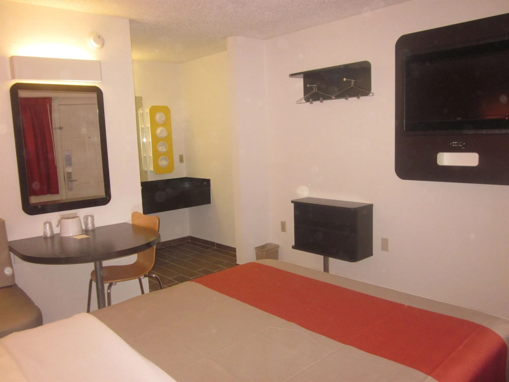 Motel 6-Berea, KY