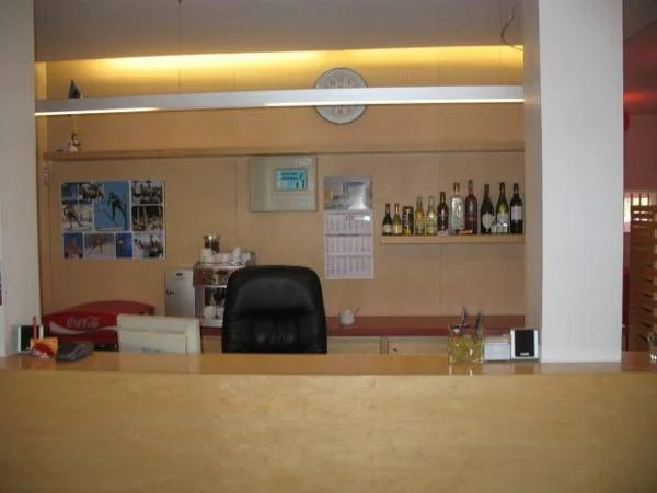 Ugandi Hotel
