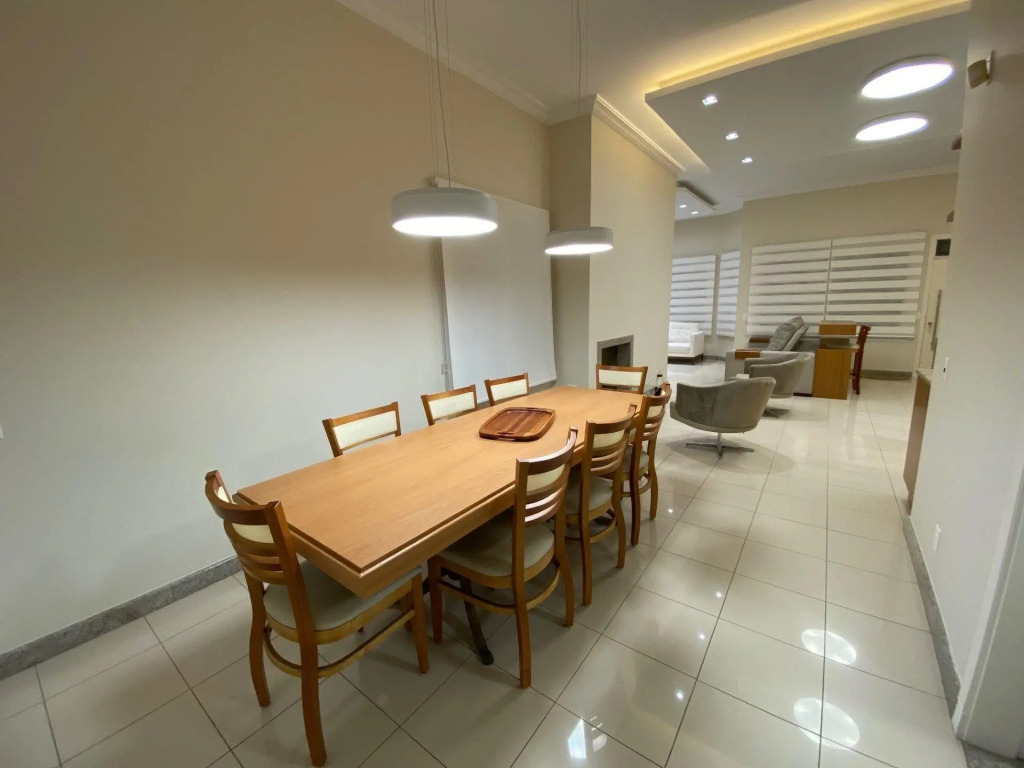 Casa Térrea 3 Suítes Piscina Jurere Internacional