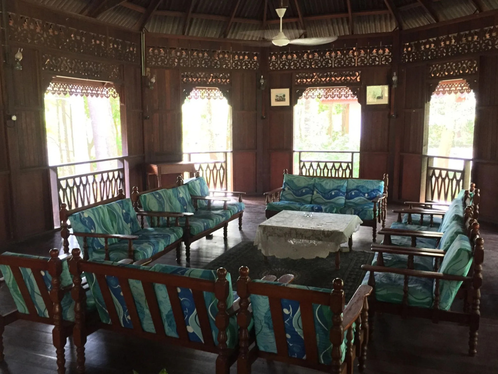 Kampung Tok Senik Hotel