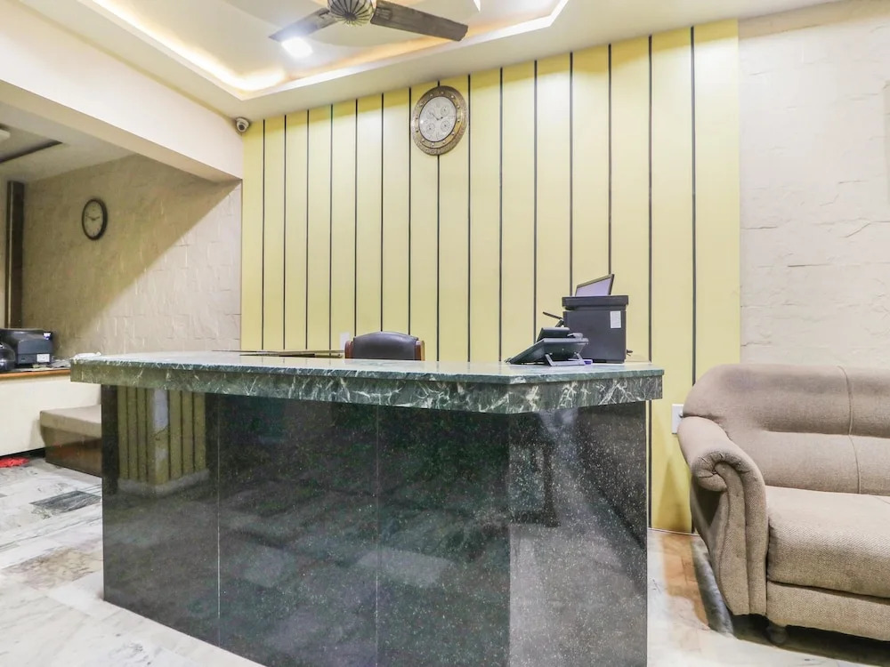 Oyo 26140 Hotel Vashistha