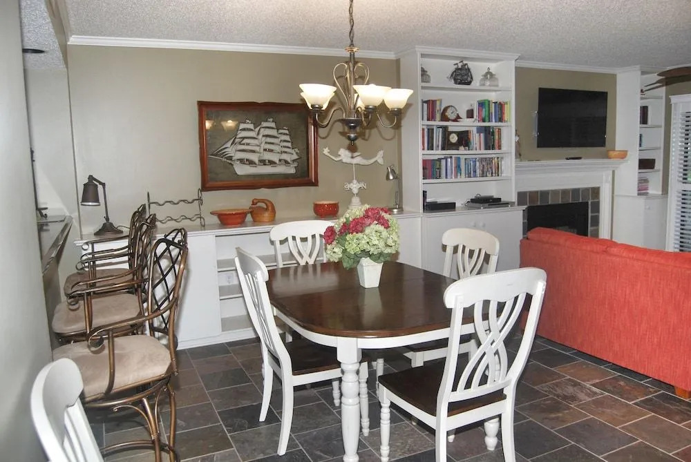 West Hyde Park 14B 2 Bedrooms 2 Bathrooms Villa