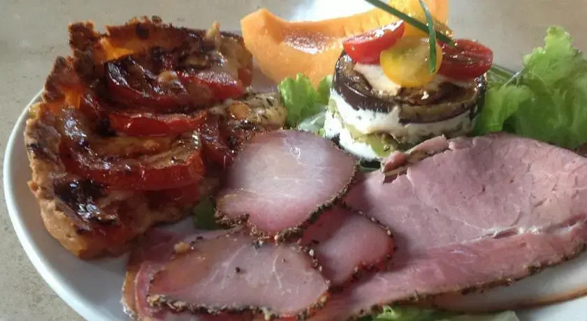 Le Saint Aubin- Maison d hôtes dans ce monastère du 16 siècle