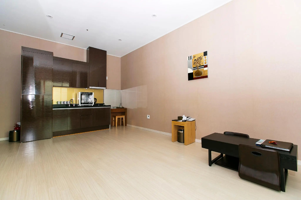Rich Hotel