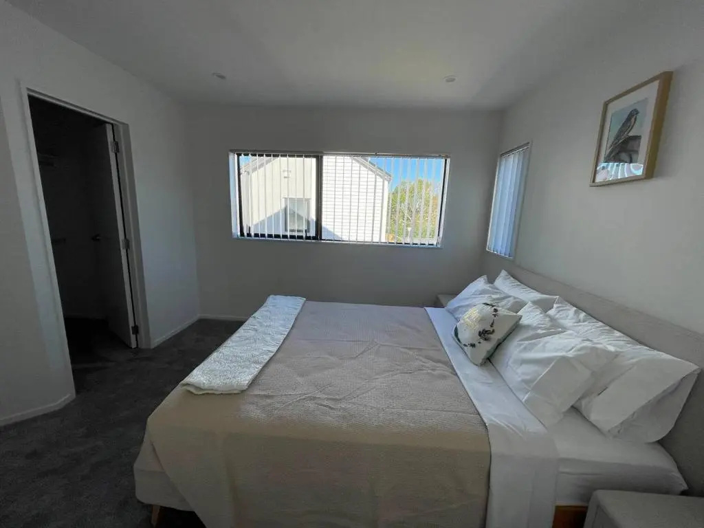 4 bedroom home fully furnished in Papakura, Auckland