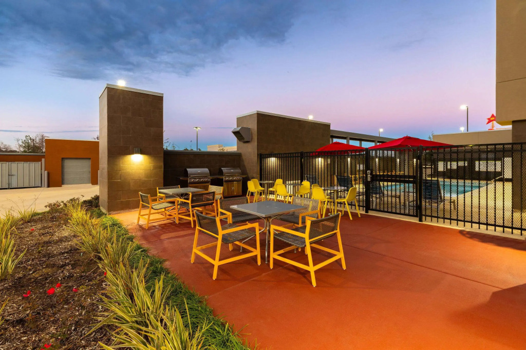 Hawthorn Extended Stay by Wyndham Kingwood Houston