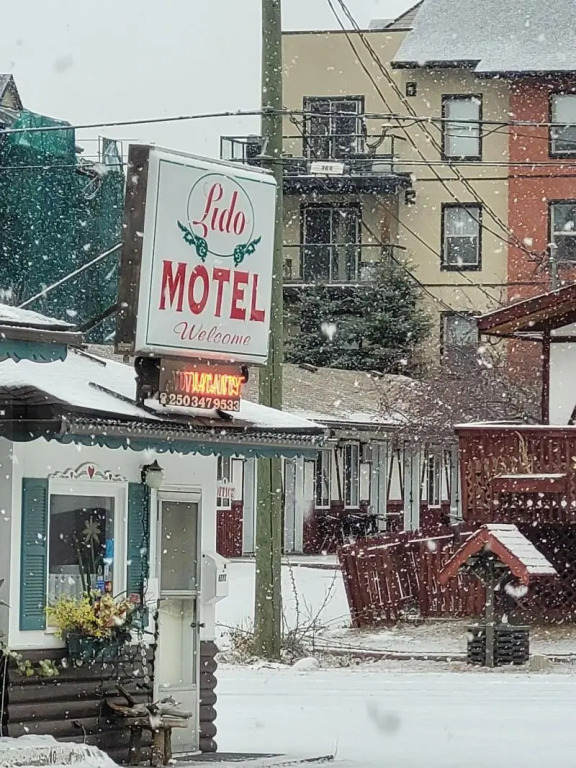 Lido Motel
