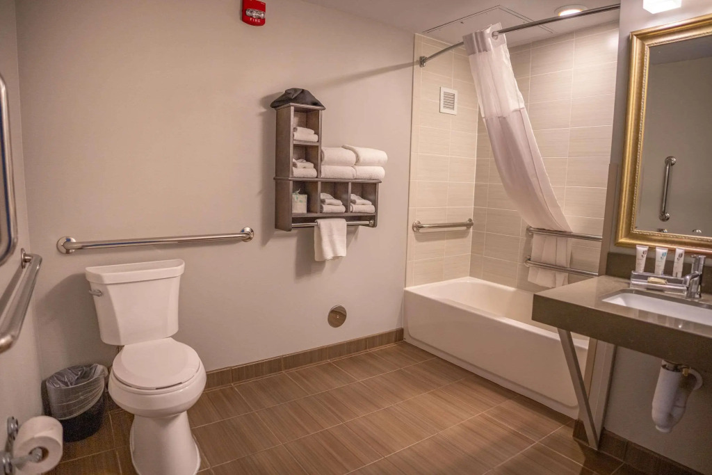 Country Inn & Suites by Radisson, Bemidji, MN