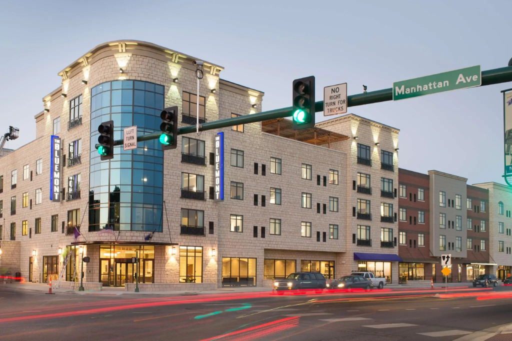Bluemont Hotel