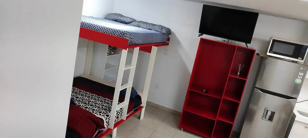 Room in Studio - New Basement Loft With all the Amenities